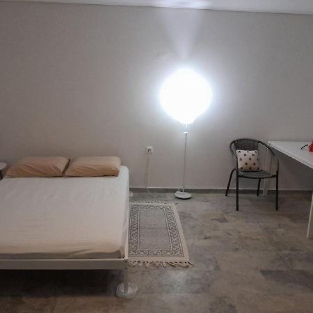 Cosy Guesthouse-Souterrain With Garden In City Center Corinth Exterior foto