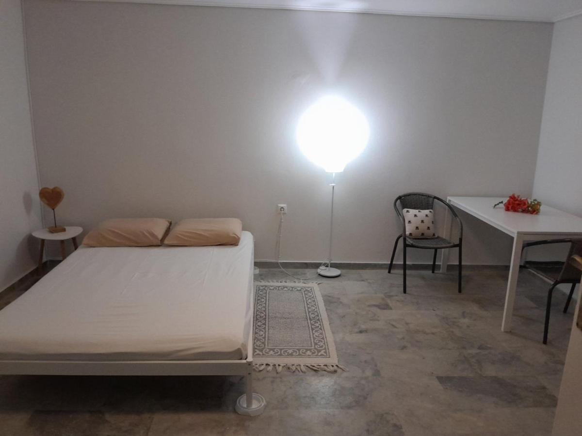 Cosy Guesthouse-Souterrain With Garden In City Center Corinth Exterior foto