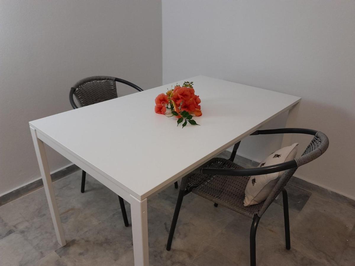 Cosy Guesthouse-Souterrain With Garden In City Center Corinth Exterior foto