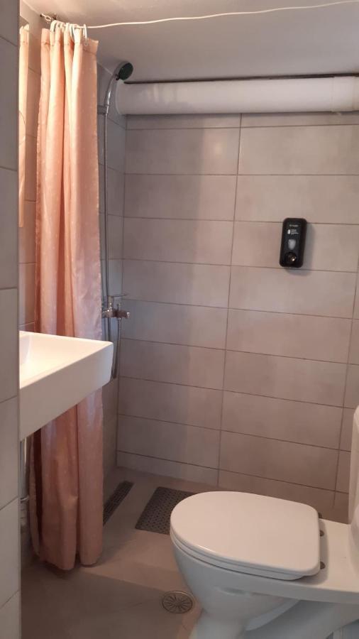 Cosy Guesthouse-Souterrain With Garden In City Center Corinth Exterior foto